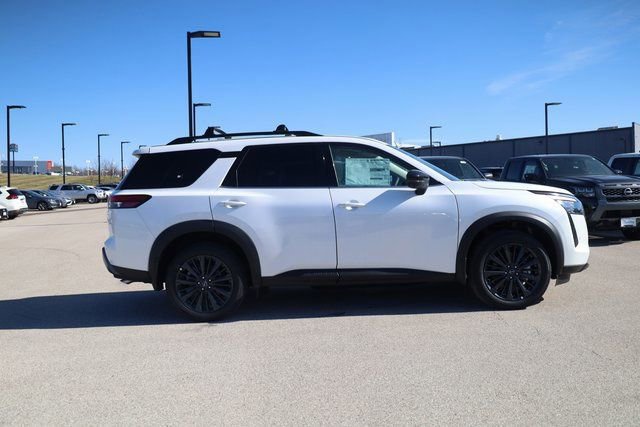 New 2026 Nissan Pathfinder SL w/ SL Premium Package AWD/4WD image 4