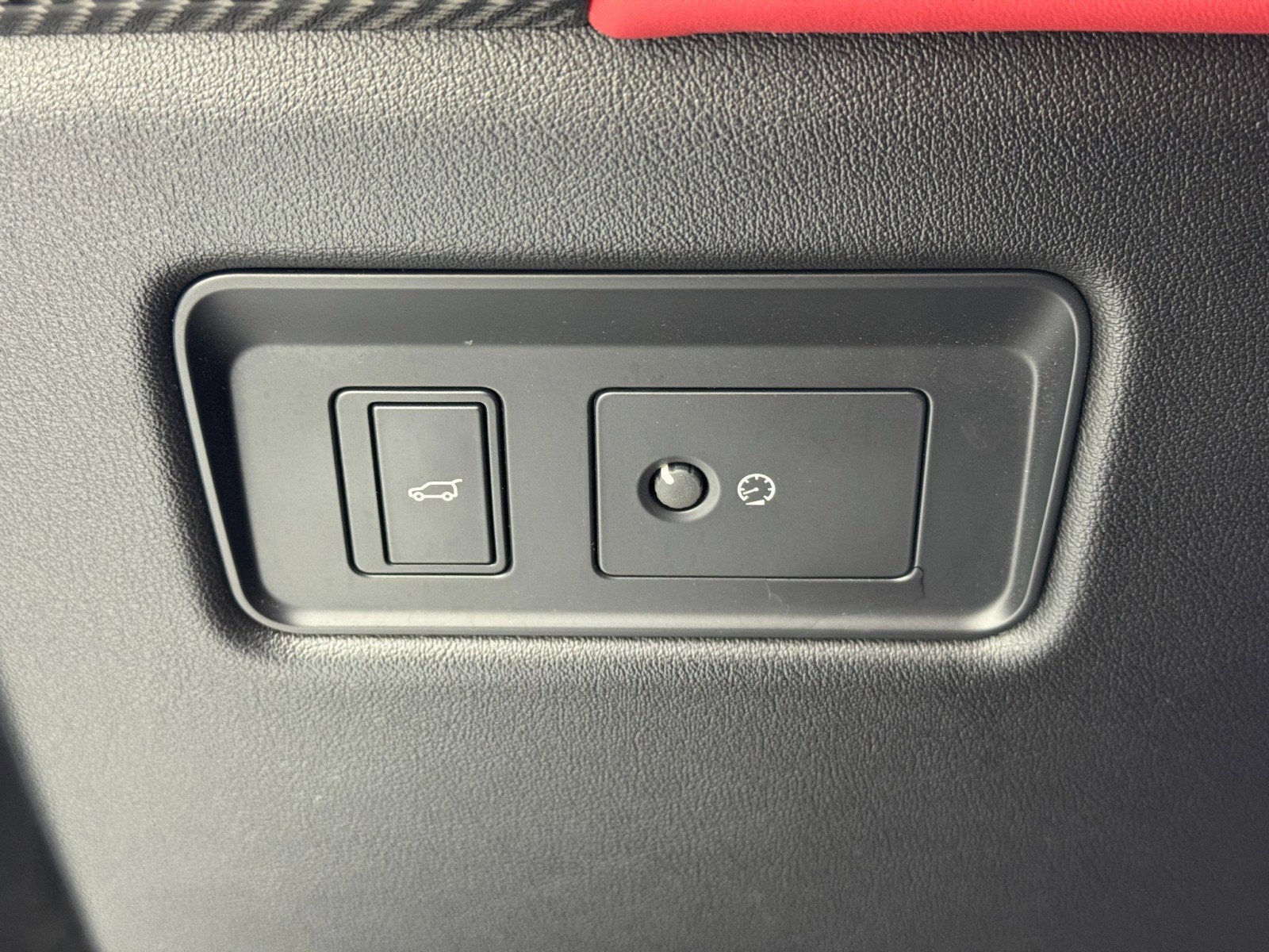 Used 2019 Land Rover Range Rover Sport SVR image 17