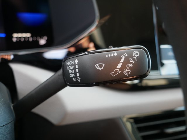 Certified 2022 Volkswagen Taos S AWD/4WD image 28