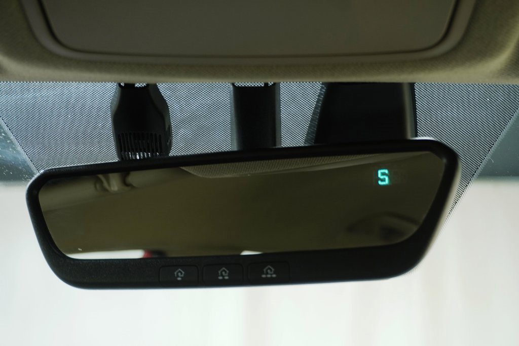 Used 2020 Hyundai Elantra SE image 18