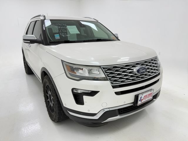 Used 2018 Ford Explorer Platinum AWD/4WD image 2
