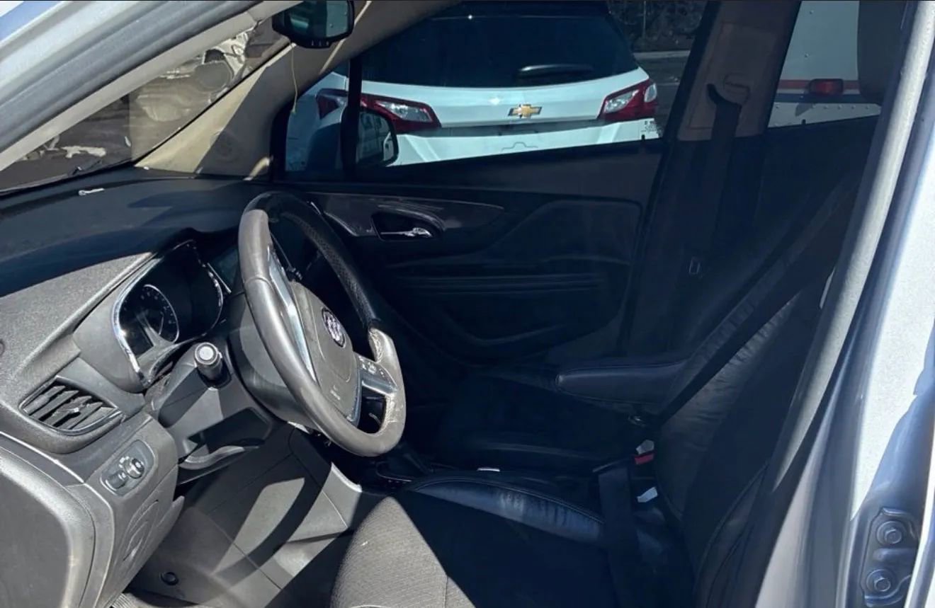 Used 2017 Buick Encore Preferred image 3