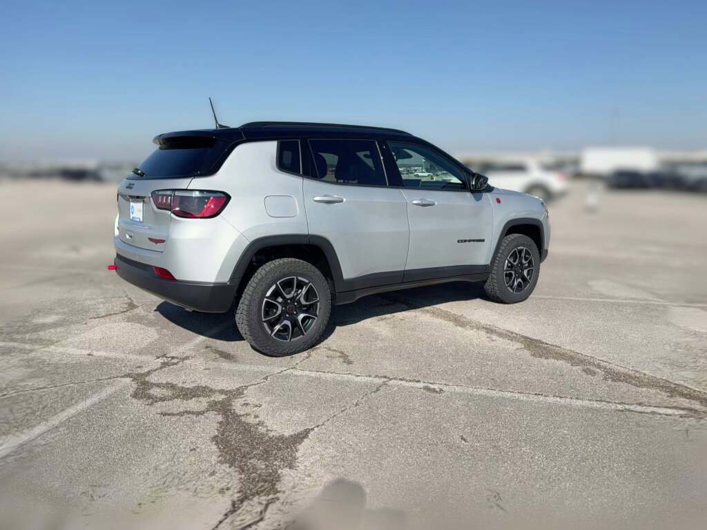 New 2026 Jeep Compass Trailhawk image 12