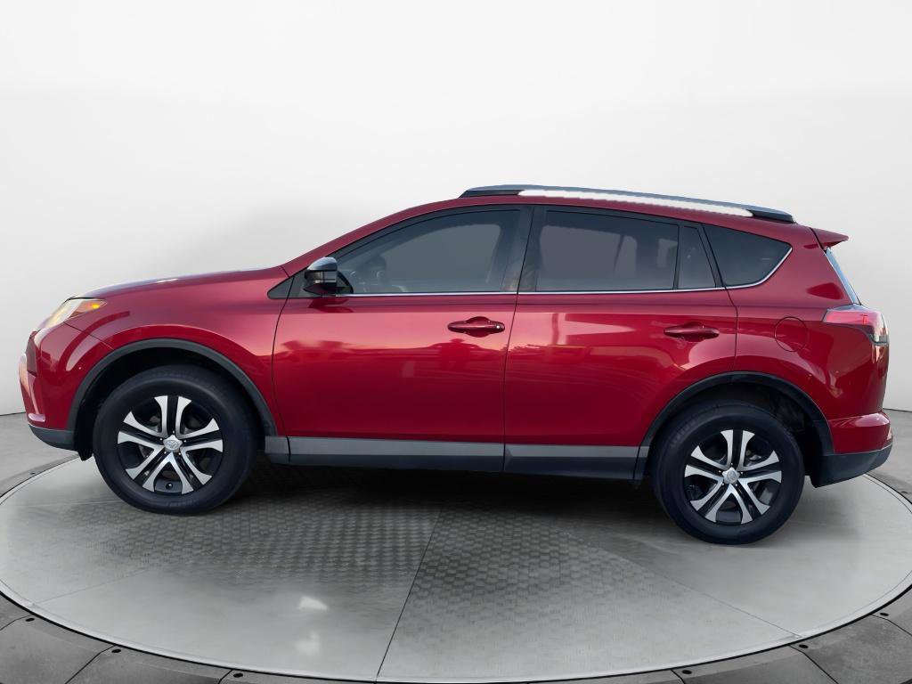 Used 2017 Toyota RAV4 LE image 2