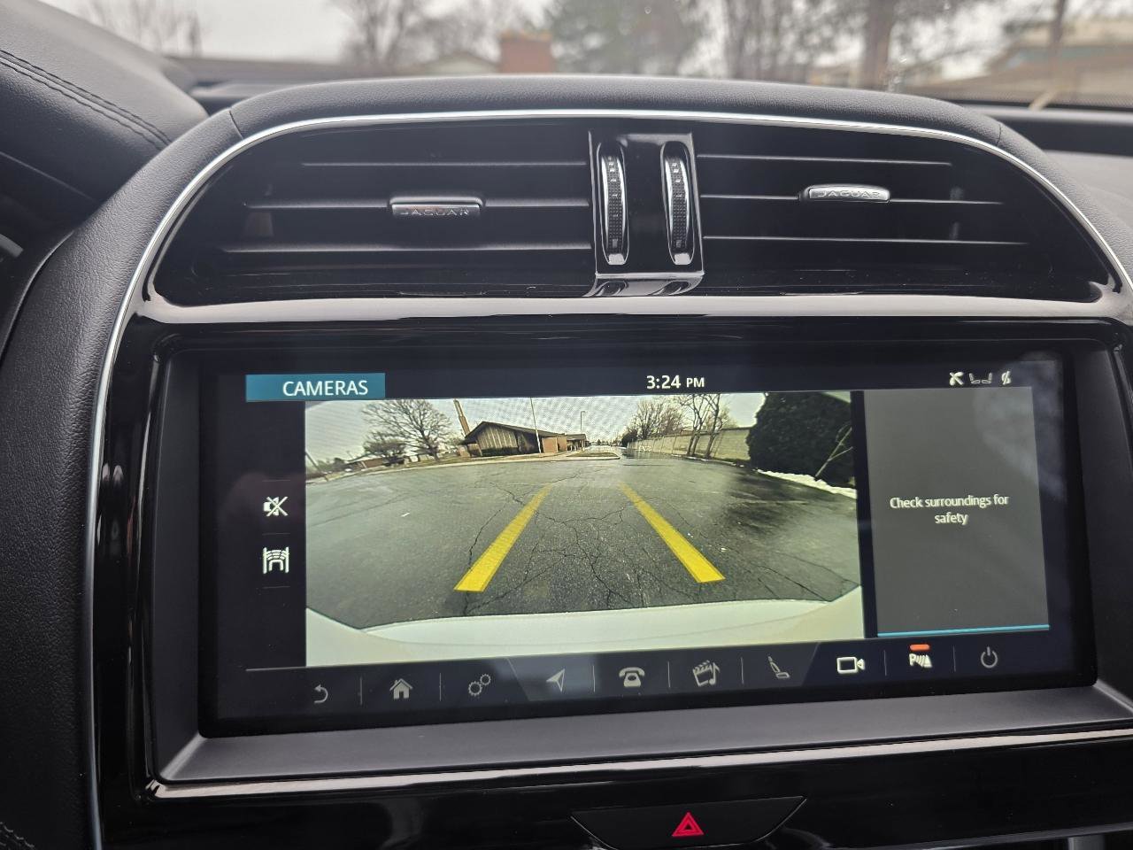 Used 2020 Jaguar XE S image 26