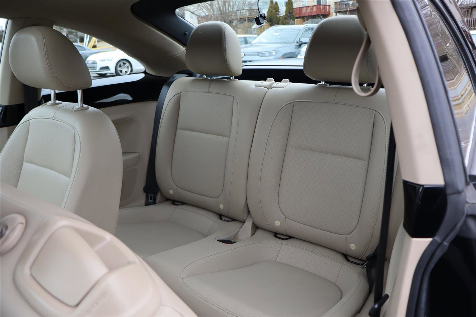 Used 2019 Volkswagen Beetle 2.0T SE w/ SE Premium Package image 26