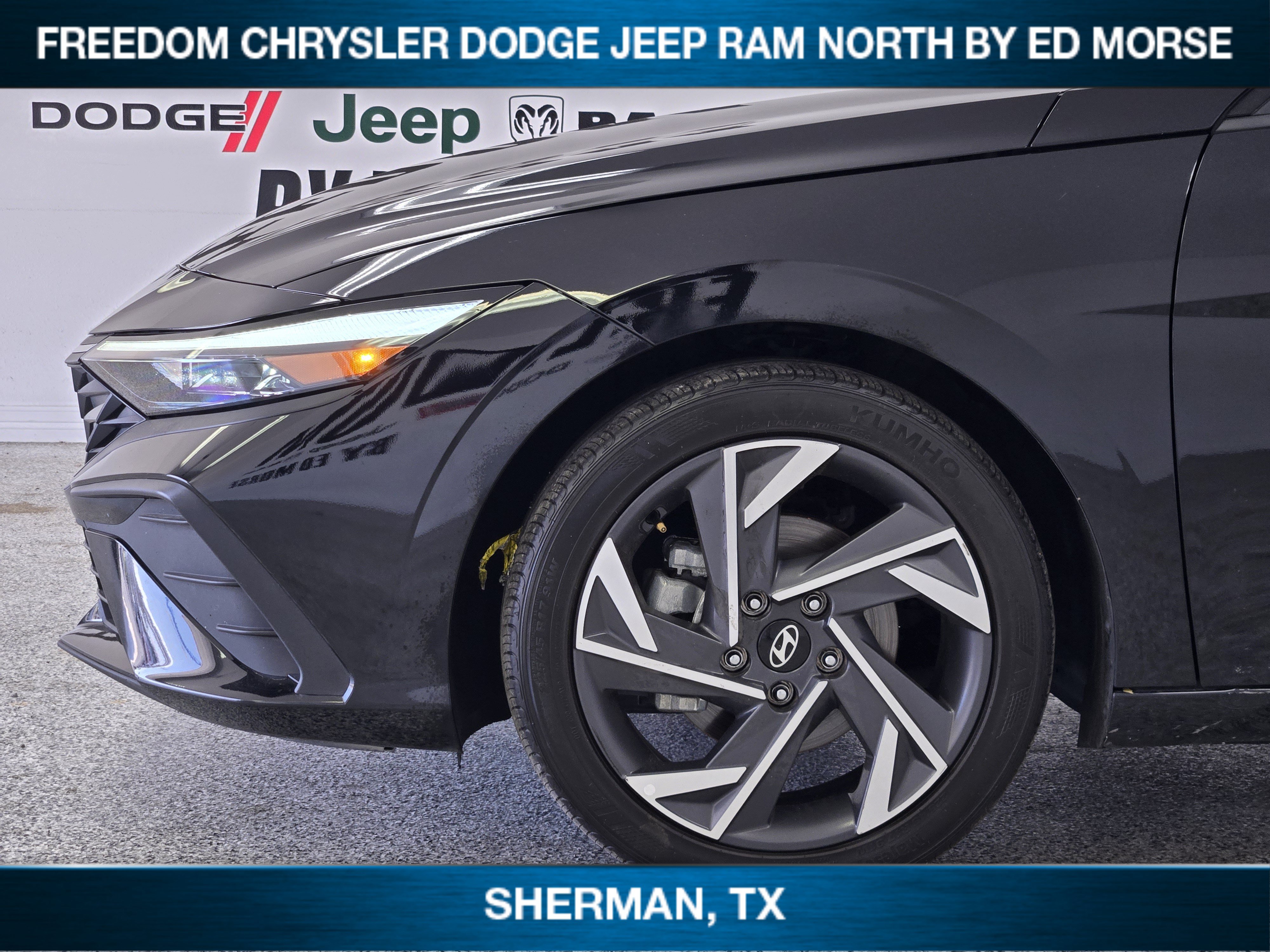 Used 2025 Hyundai Elantra Sport FWD image 6
