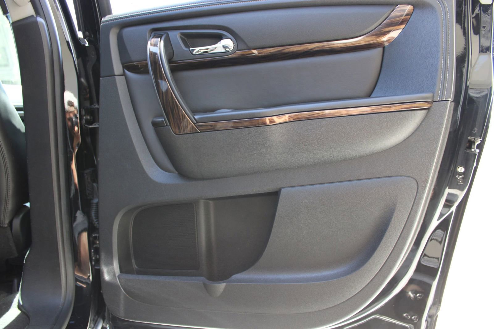 Used 2016 GMC Acadia Denali FWD image 9