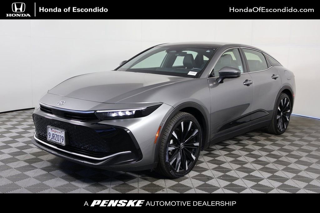 Used 2023 Toyota Crown Platinum