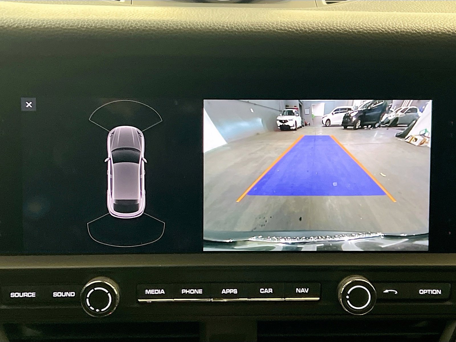 Used 2021 Porsche Macan image 10