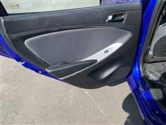 Used 2013 Hyundai Accent SE image 33