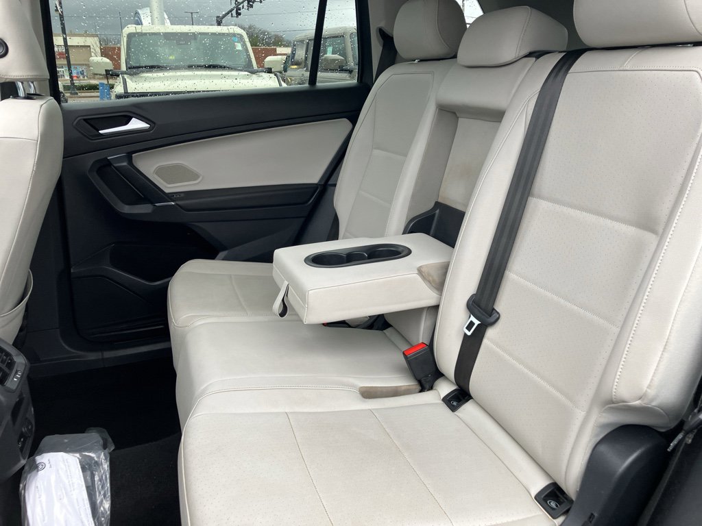 Used 2020 Volkswagen Tiguan SE w/ Panoramic Sunroof Package image 31
