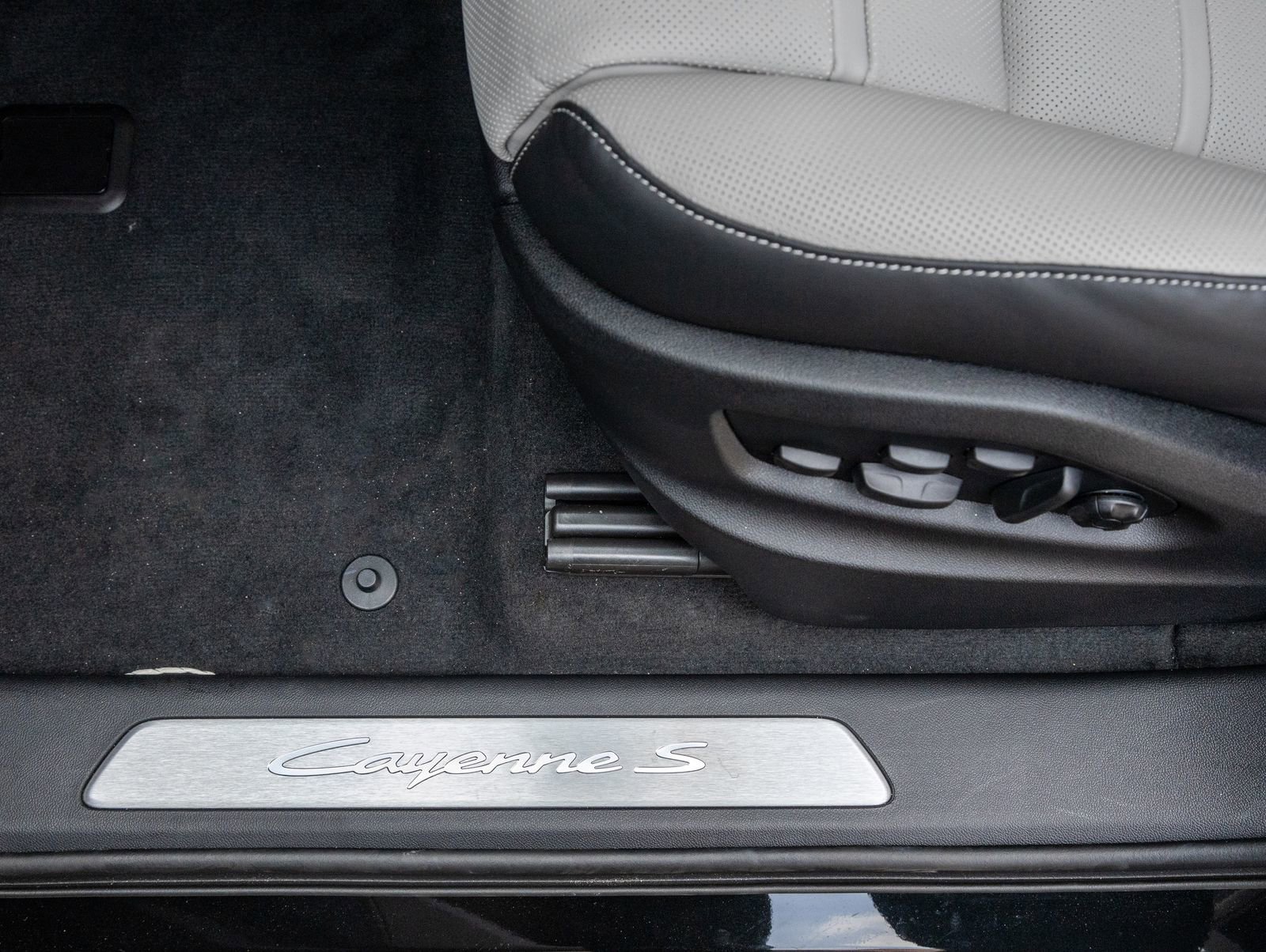 New 2026 Porsche Cayenne S image 22