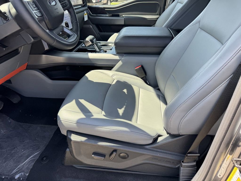 Used 2025 Ford F150 Lightning Flash AWD/4WD image 13