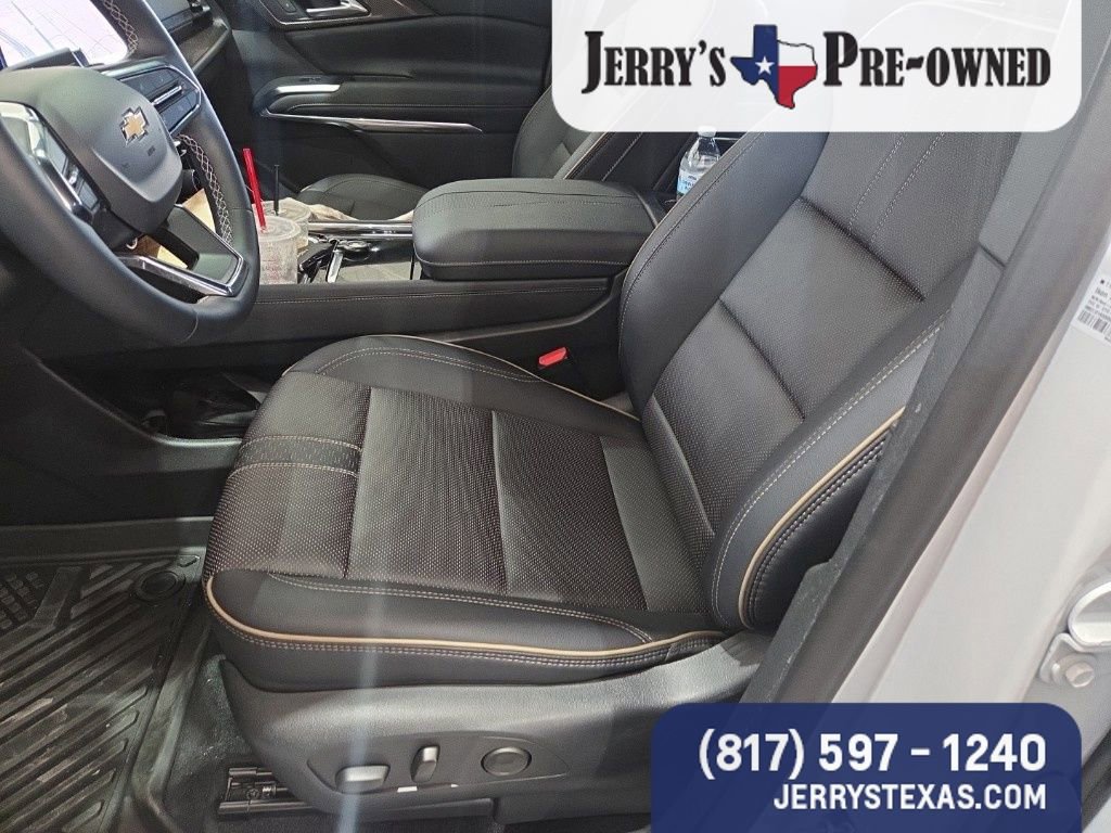 Used 2025 Chevrolet Traverse High Country AWD/4WD image 7