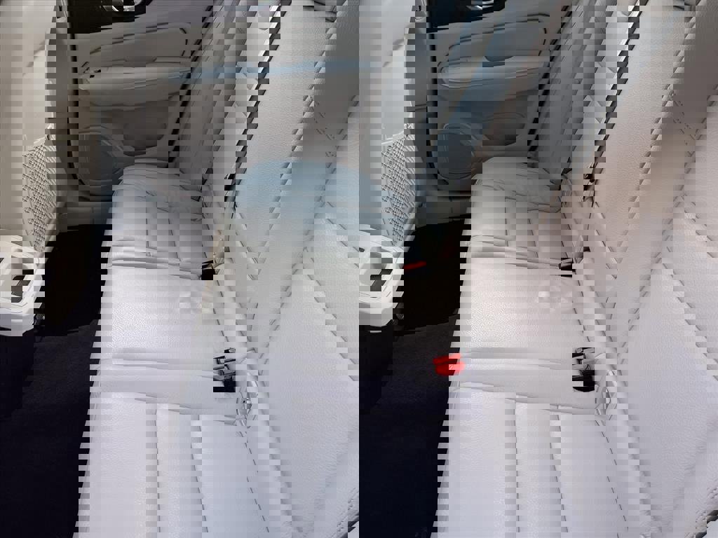 Used 2024 Volvo S60 B5 Plus image 33