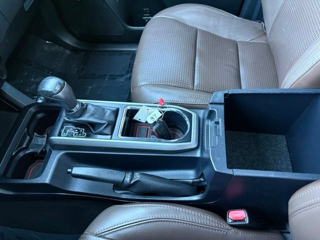Used 2017 Toyota Tacoma Limited w/ Tow Package RWD image 21