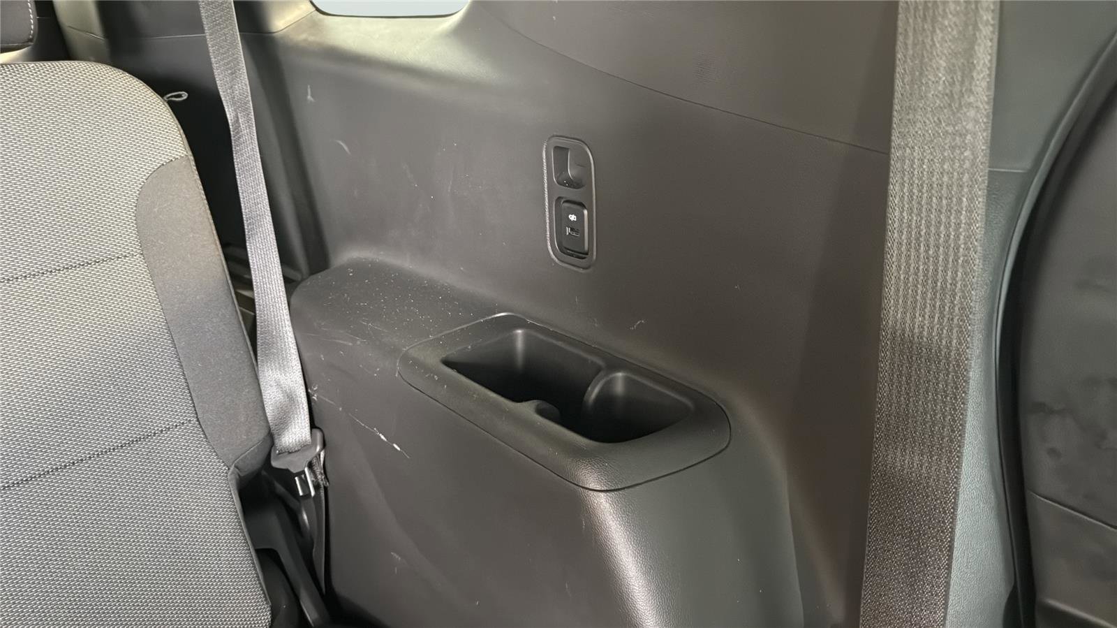 Used 2022 Chevrolet Traverse LT image 27