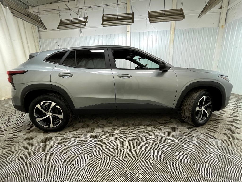 Used 2024 Chevrolet Trax RS w/ Driver Confidence Package image 15