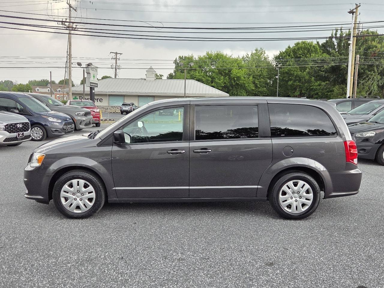 Used 2018 Dodge Grand Caravan SE w/ UConnect Hands-Free Group FWD image 8