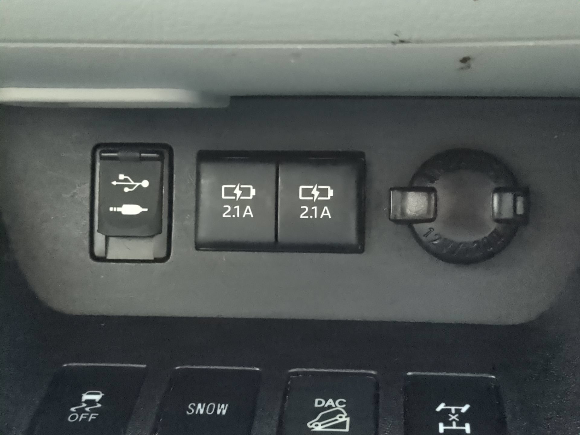 Used 2017 Toyota Highlander XLE AWD/4WD image 64