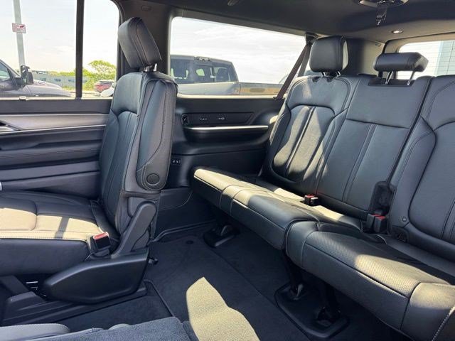 New 2026 Jeep Grand Wagoneer L Limited AWD/4WD image 32