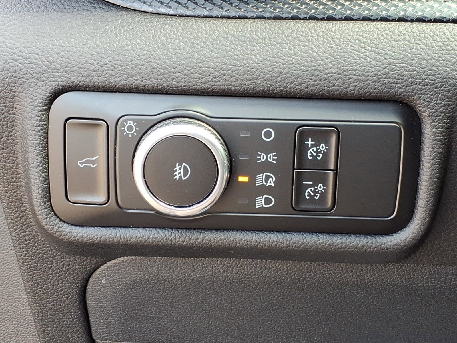 Used 2023 Ford Explorer ST image 18