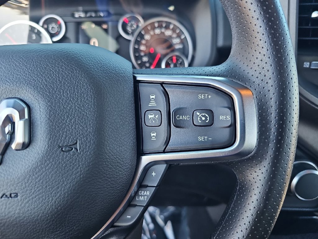 New 2027 RAM 1500 Express AWD/4WD image 17