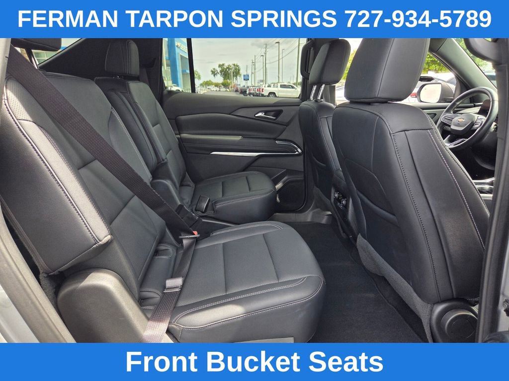 Used 2025 Chevrolet Traverse LT FWD image 21