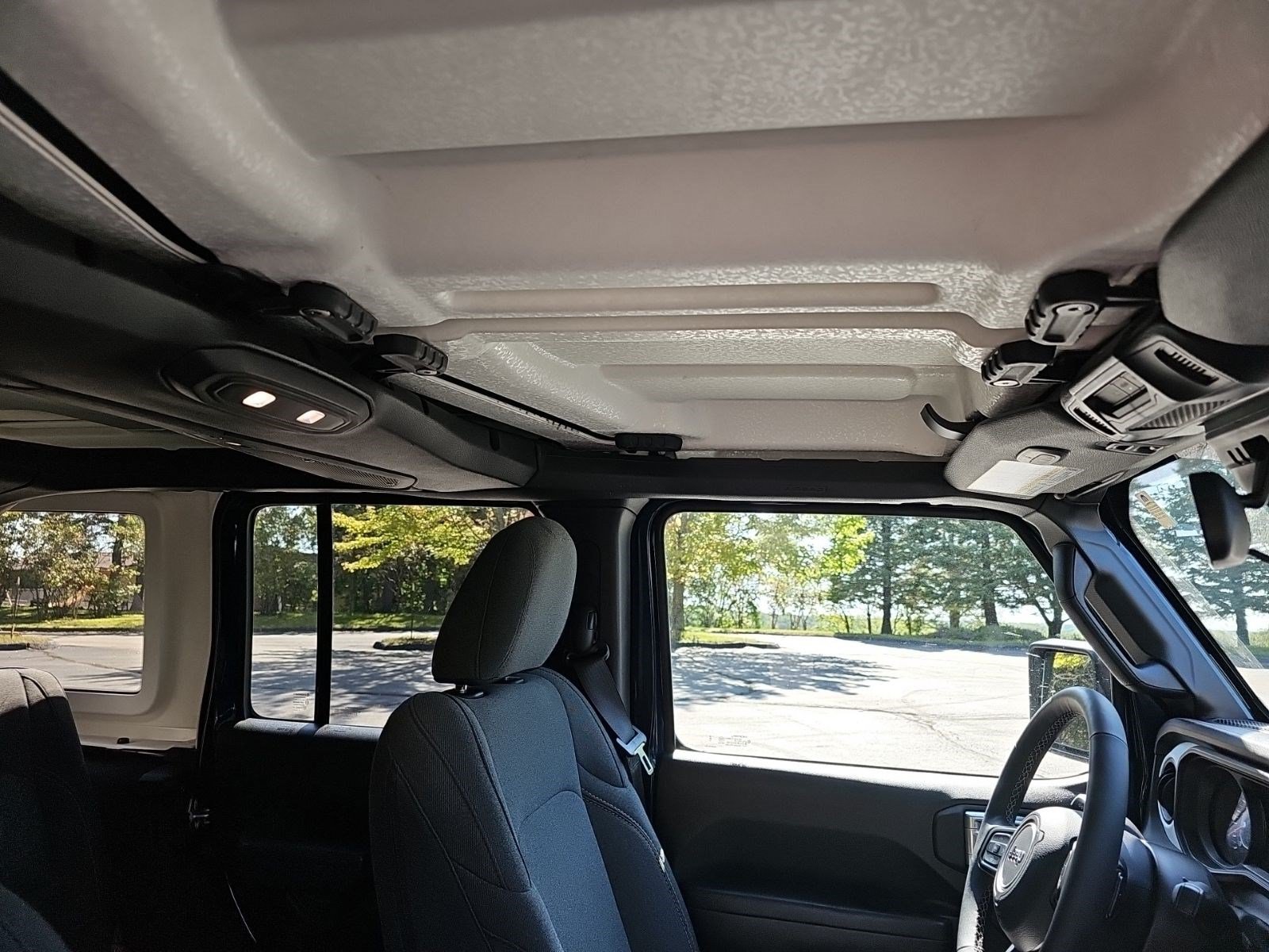 Used 2025 Jeep Wrangler Unlimited Sport AWD/4WD image 12