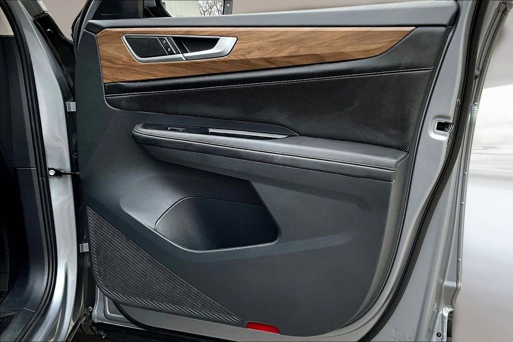 Used 2024 Volkswagen Atlas SE image 27