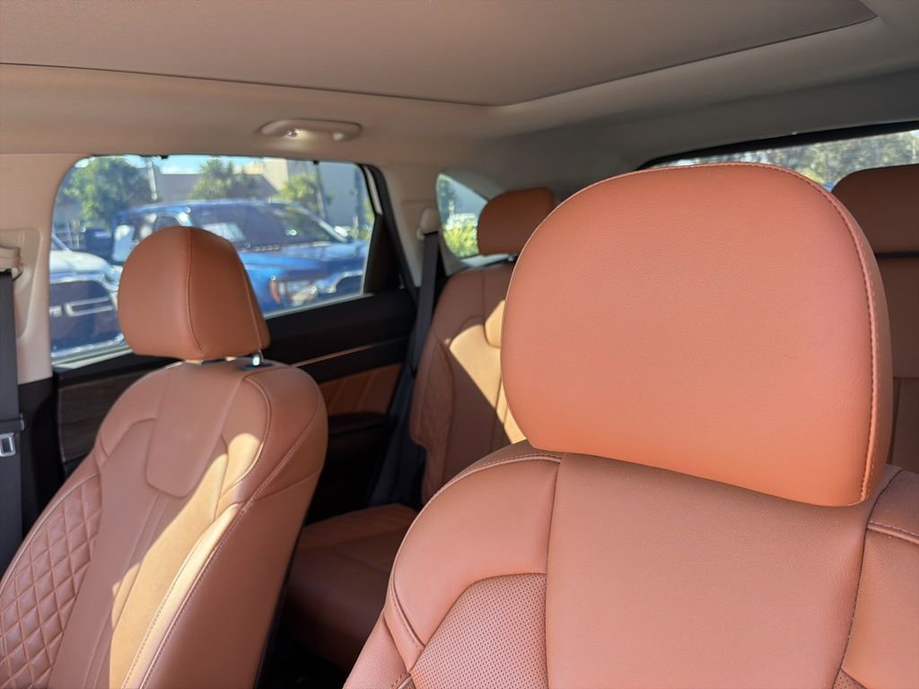 Used 2023 Kia Sorento SX Prestige image 10