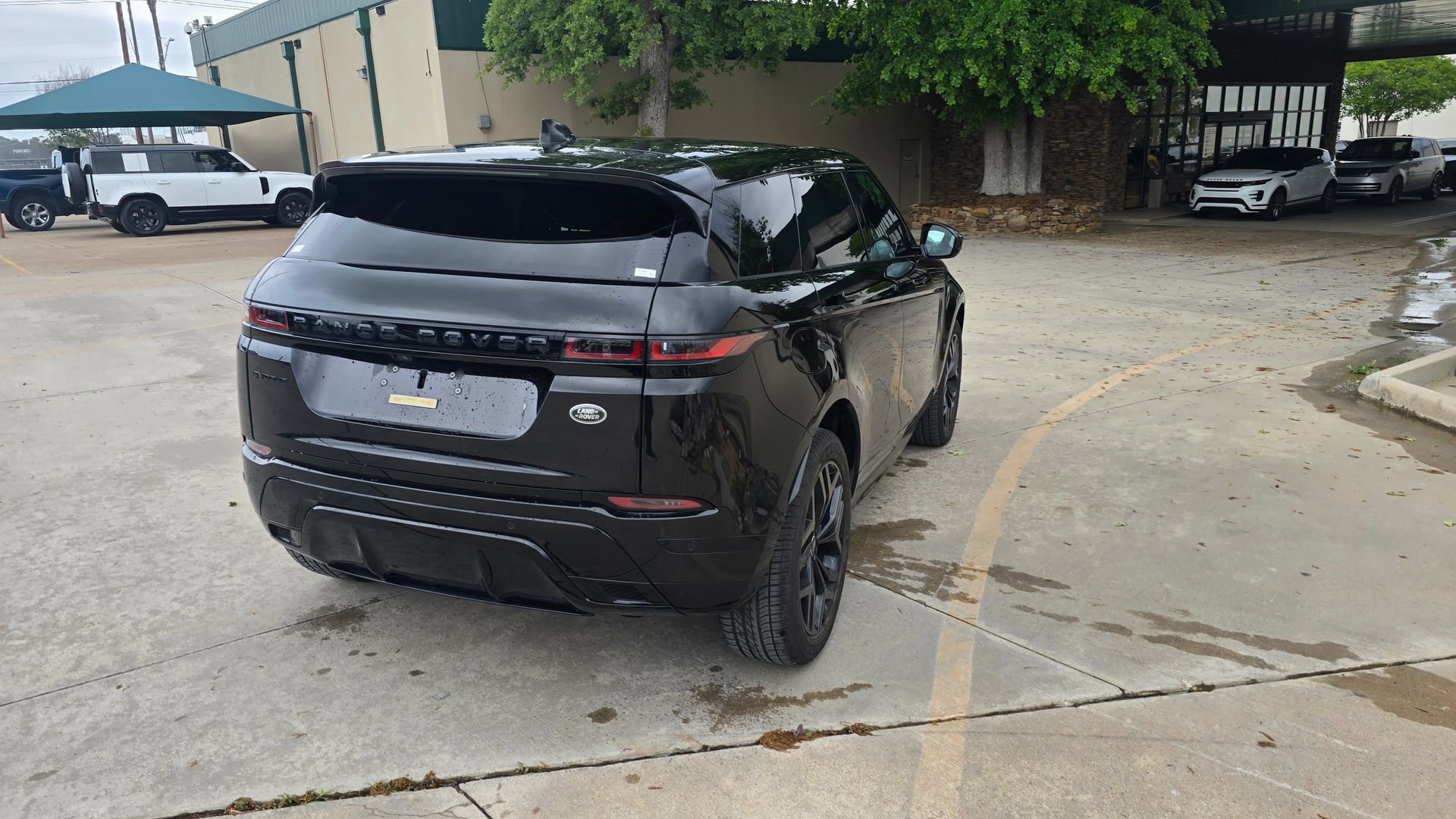 Used 2023 Land Rover Range Rover Evoque R-Dynamic S image 4