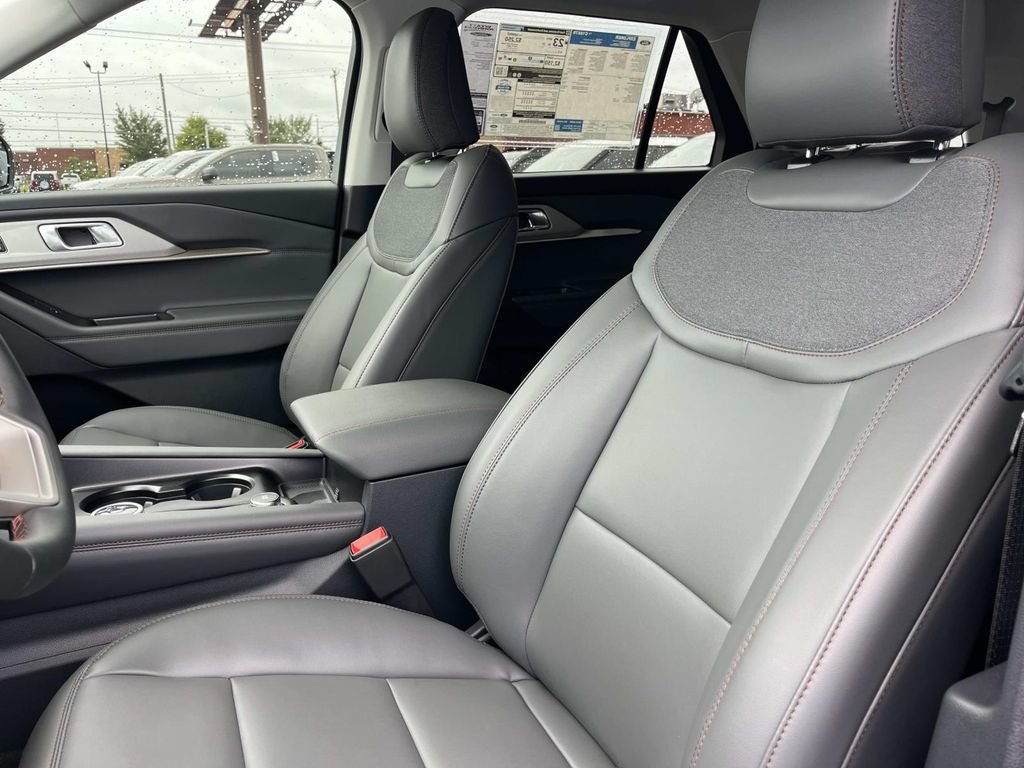 New 2026 Ford Explorer Active w/ Active Comfort Package AWD/4WD image 30
