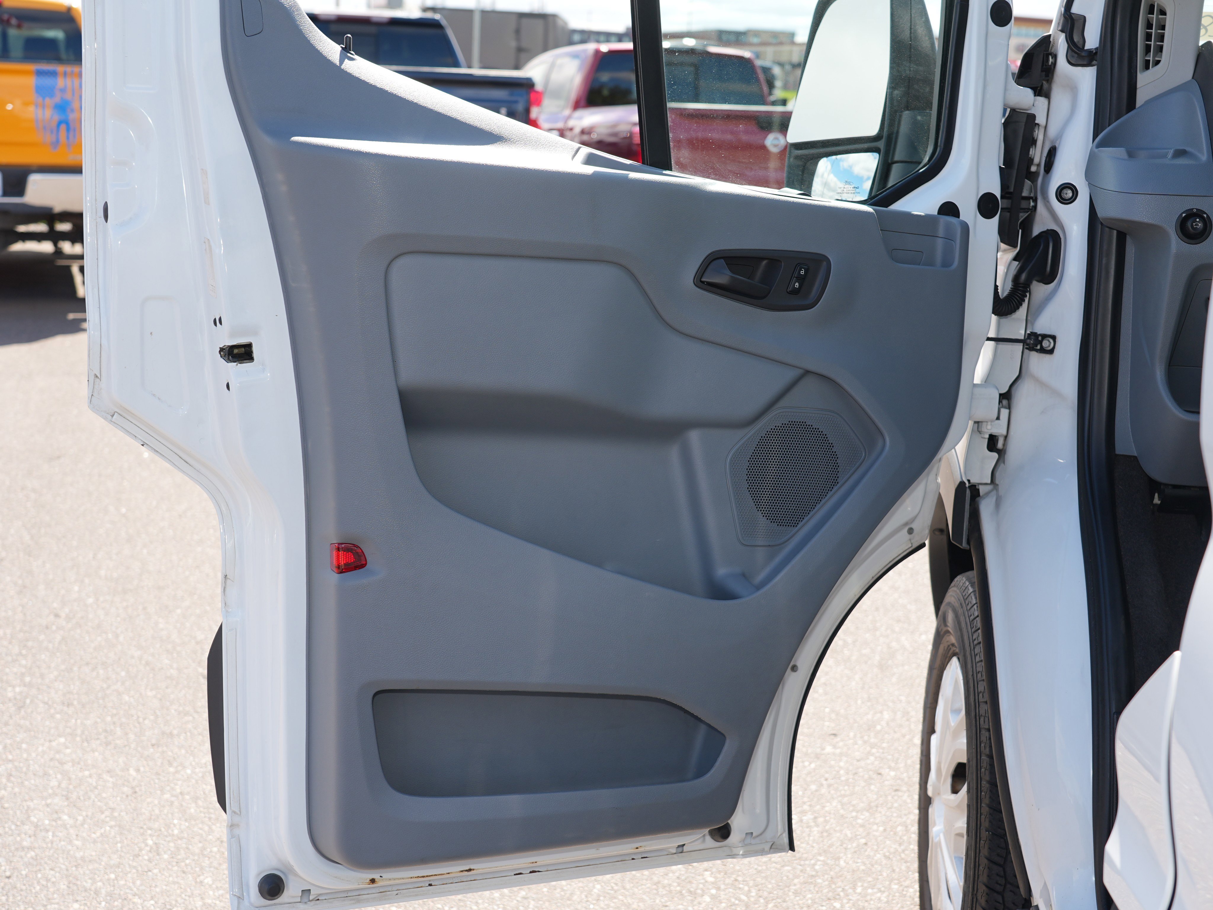 Used 2015 Ford Transit 350 XLT RWD image 14