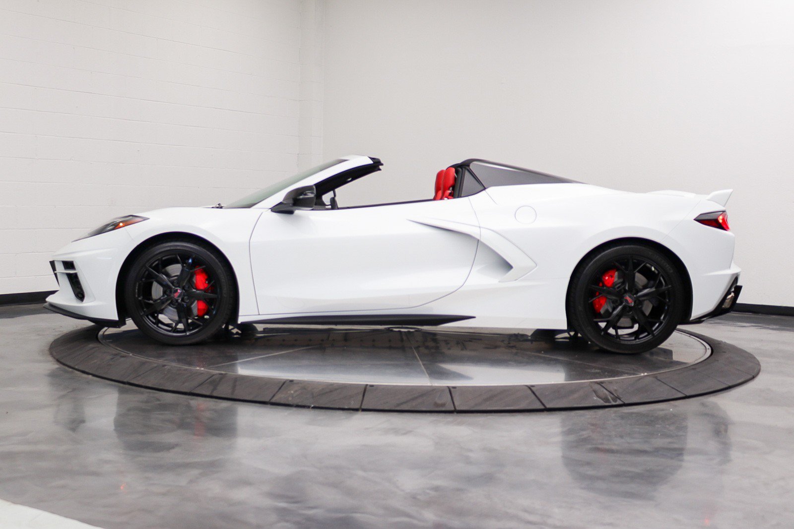 Used 2021 Chevrolet Corvette Stingray Premium Conv w/ Z51 Performance Package RWD image 20