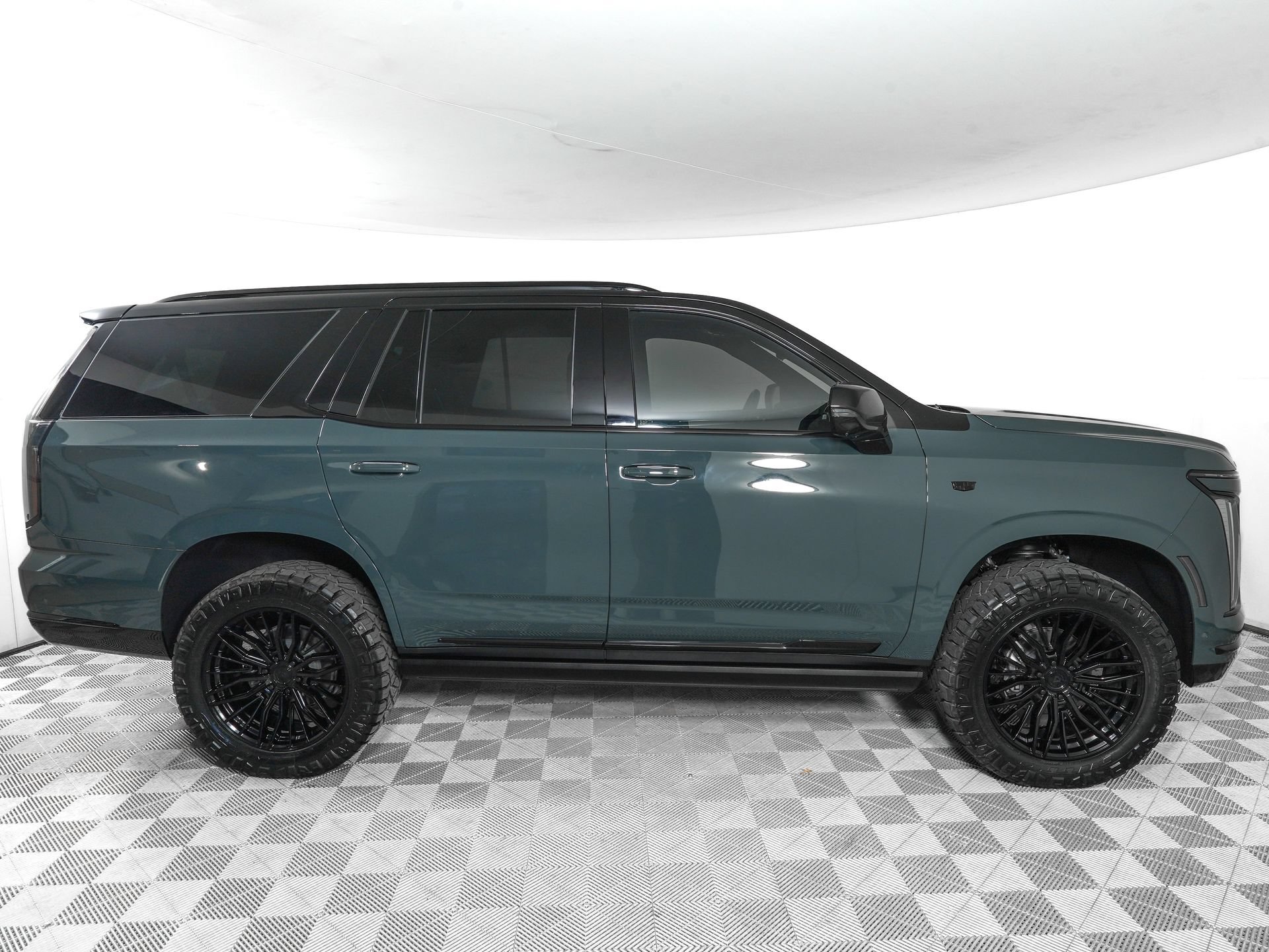 Used 2026 Cadillac Escalade Luxury w/ Touring Package RWD image 4