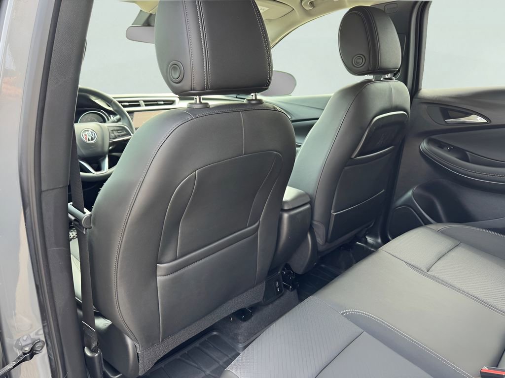 Used 2023 Buick Encore GX Select w/ Sport Touring Package FWD image 19