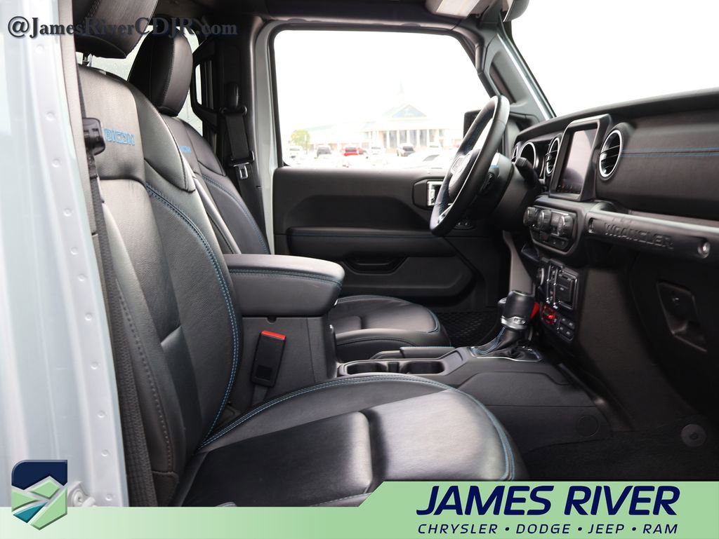 Used 2023 Jeep Wrangler Unlimited Rubicon 4xe w/ Cold Weather Group AWD/4WD image 9