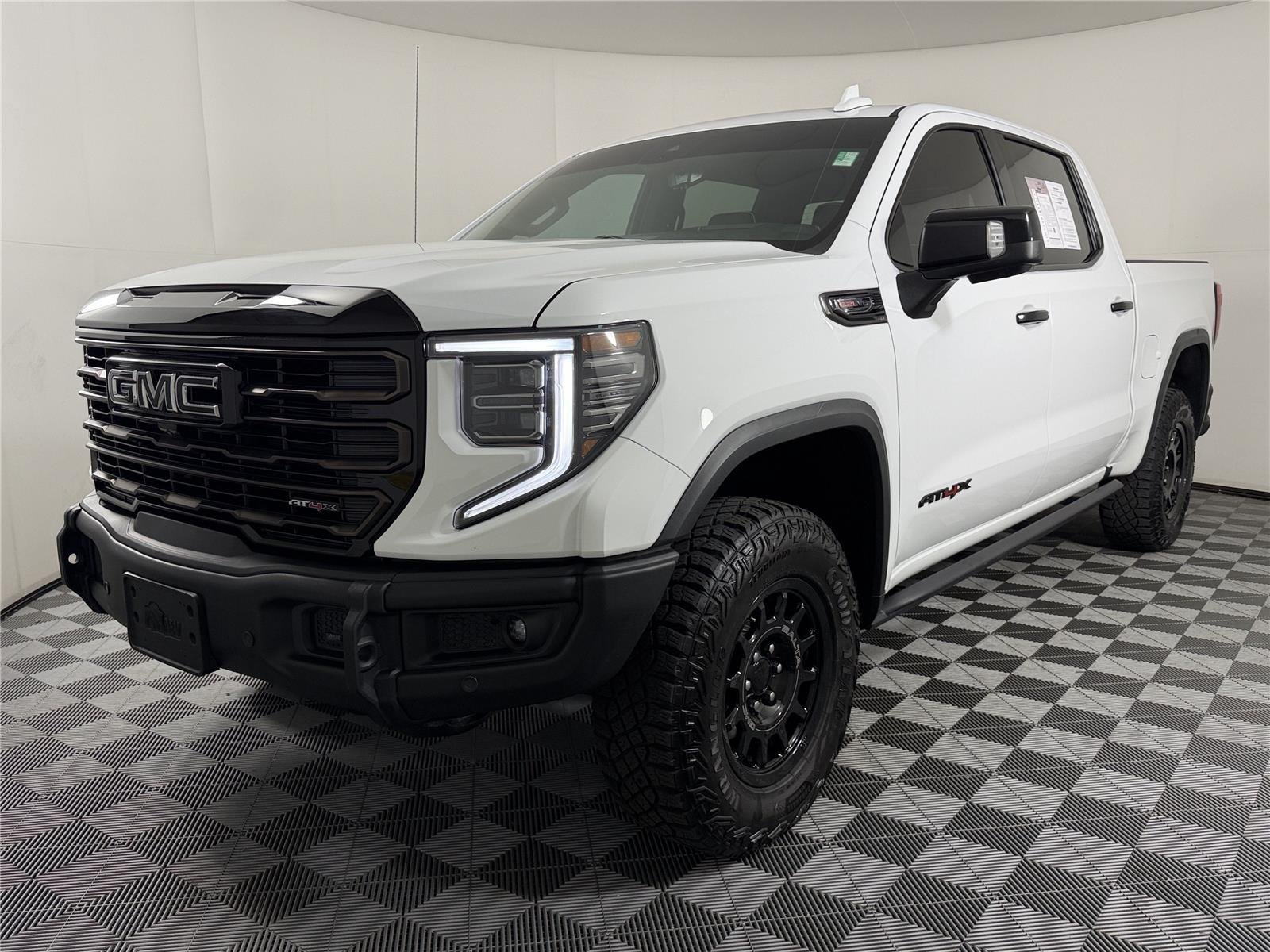 Certified 2024 GMC Sierra 1500 AT4X w/ AT4X AEV Edition AWD/4WD image 3