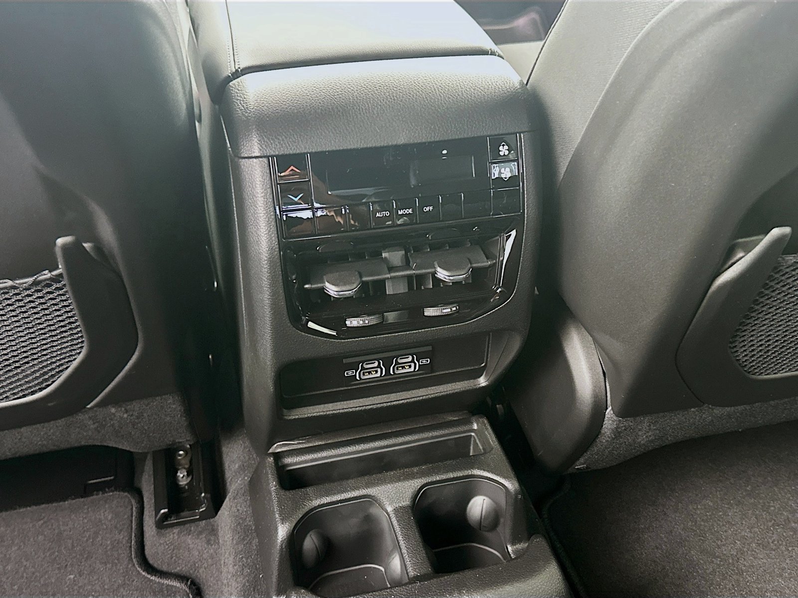 New 2026 Jeep Grand Cherokee L Laredo AWD/4WD image 24