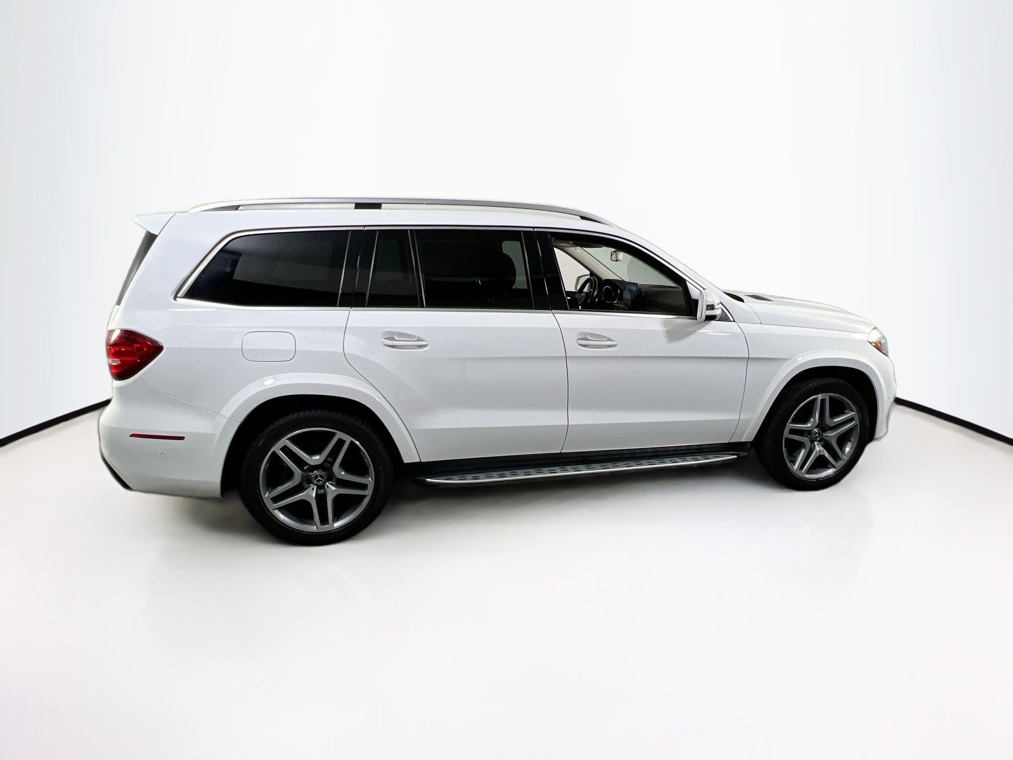 Used 2019 Mercedes-Benz GLS 550 4MATIC image 4