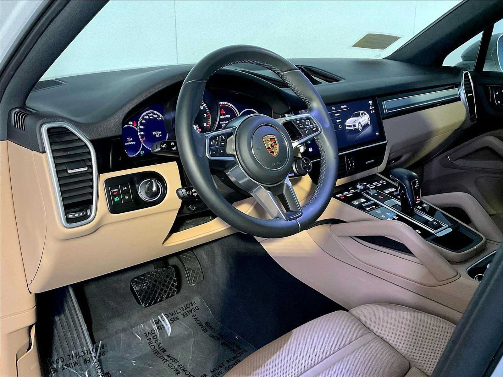 Certified 2023 Porsche Cayenne Coupe AWD/4WD image 4