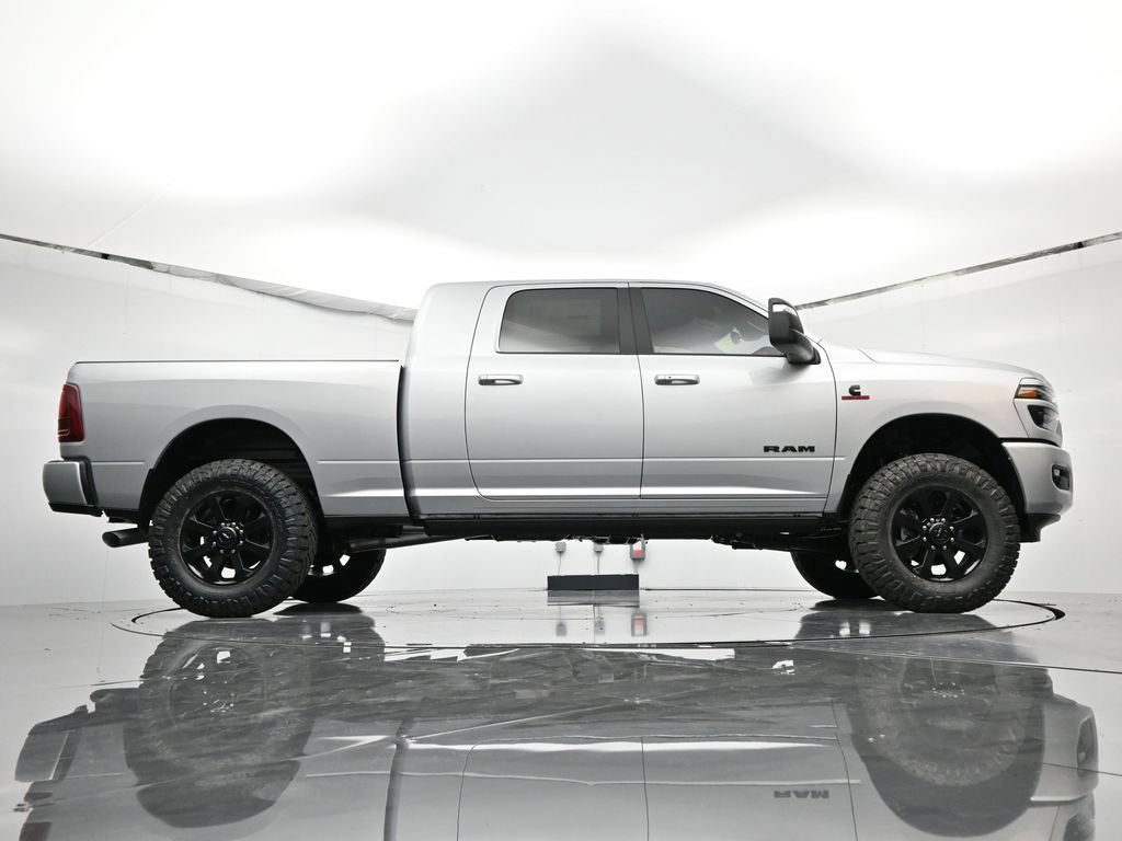 New 2026 RAM 2500 Laramie AWD/4WD image 21