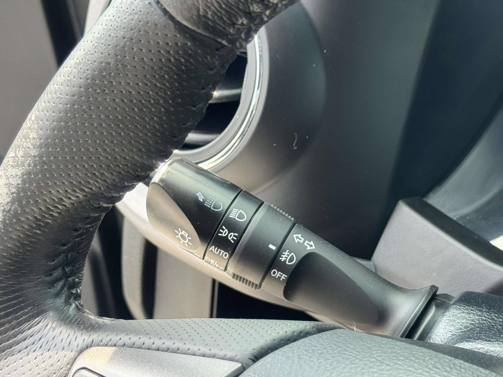 Used 2019 Toyota Tacoma TRD Sport AWD/4WD image 9