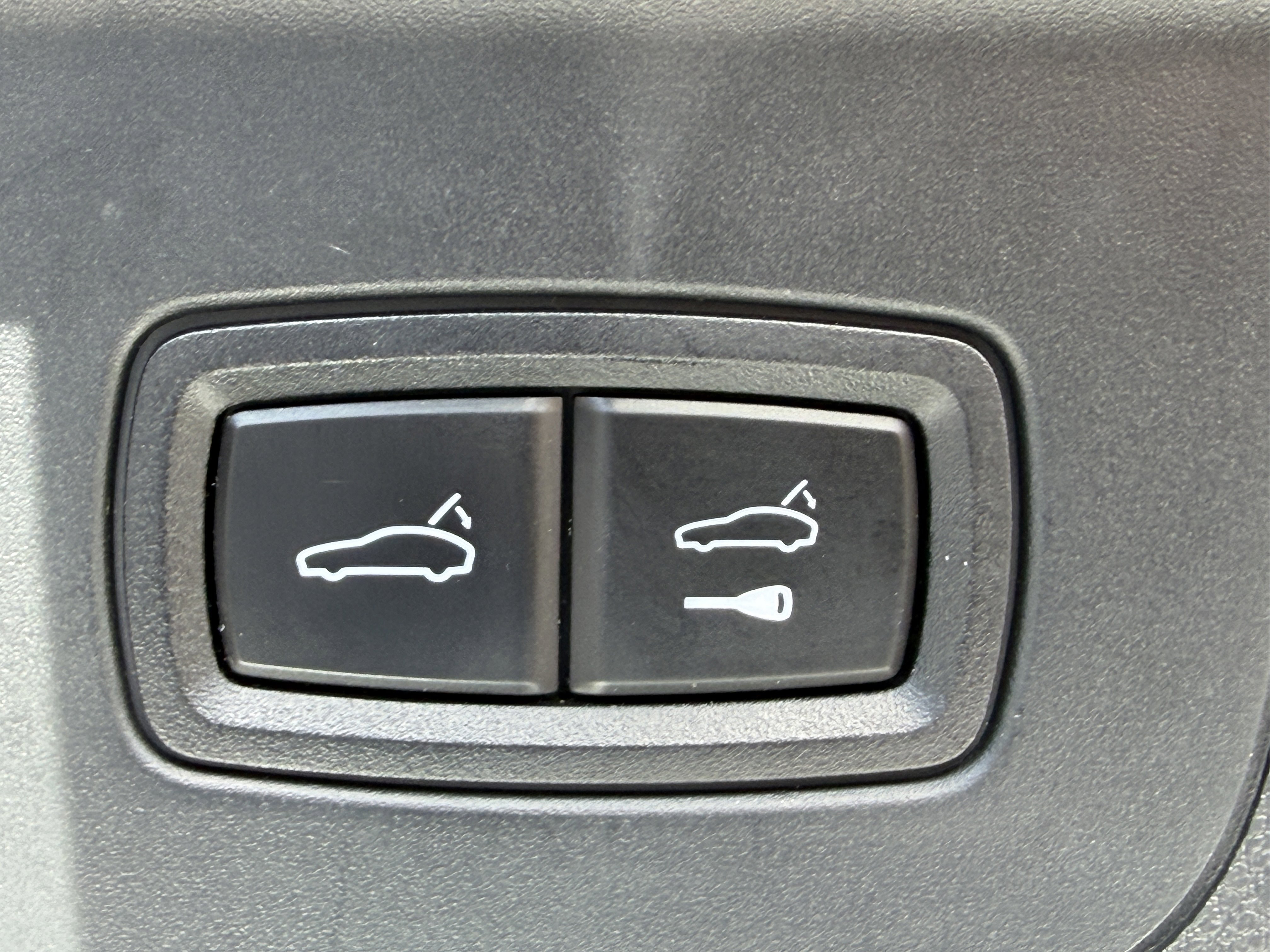 Certified 2020 Porsche Panamera image 16