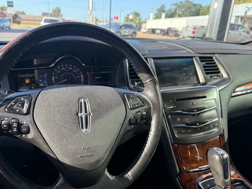 Used 2013 Lincoln MKS AWD image 7