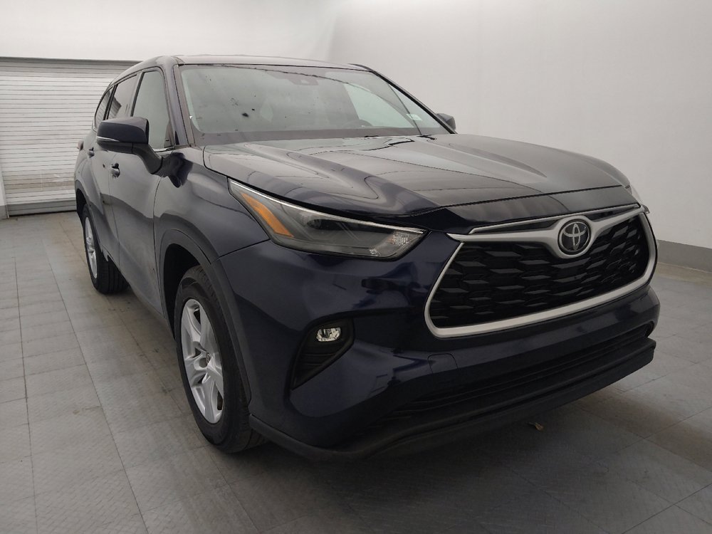 Used 2022 Toyota Highlander LE FWD image 13