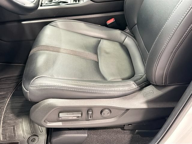 Used 2025 Honda Pilot Touring image 17
