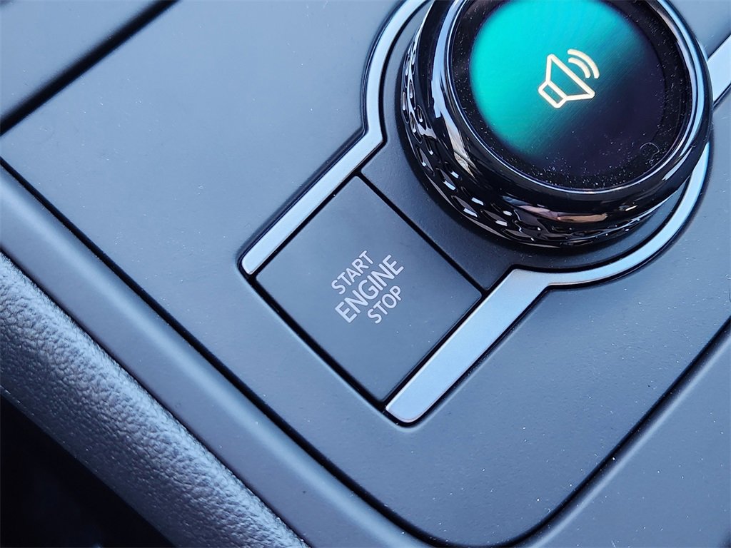 New 2026 Volkswagen Tiguan SE image 16